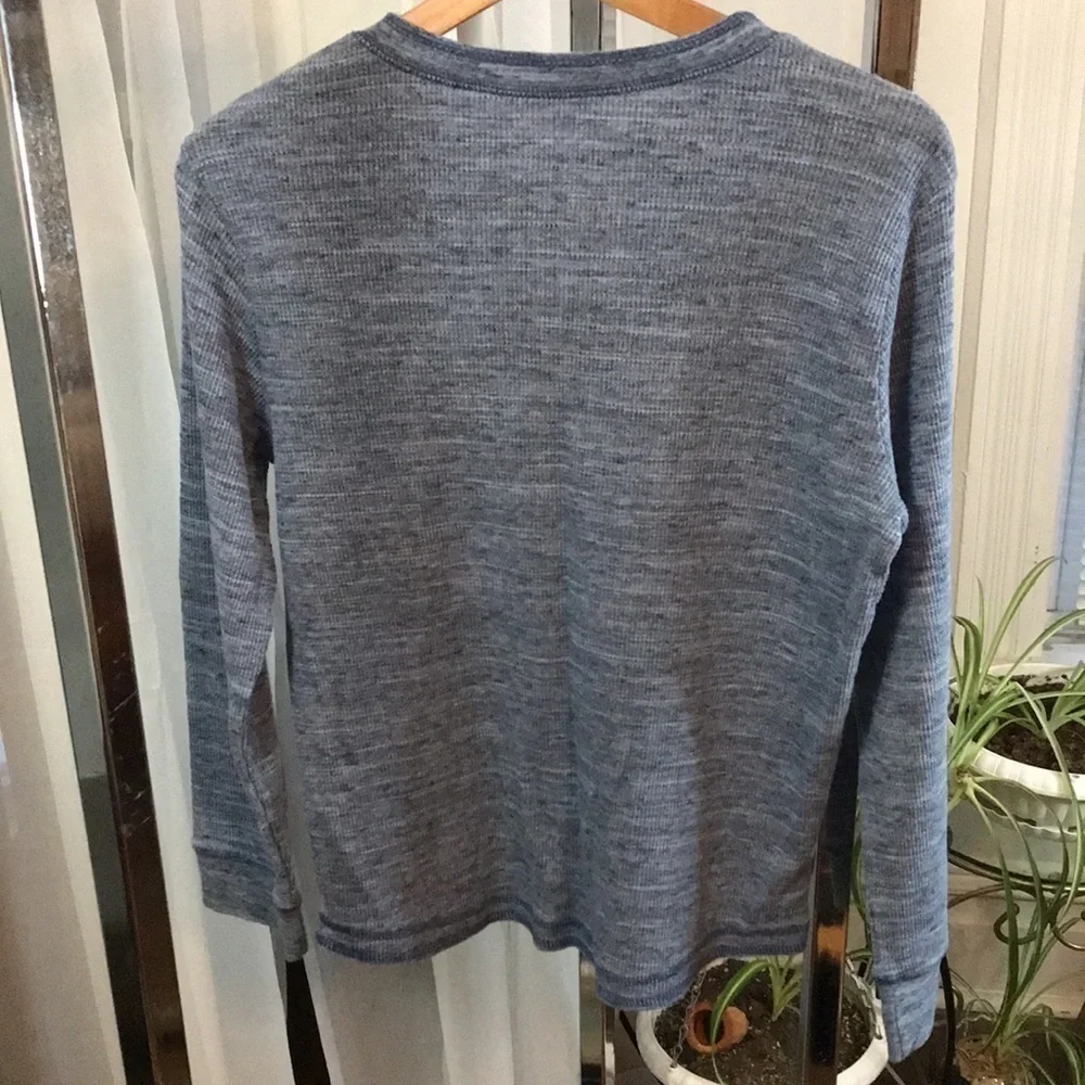 ARIZONA JEAN COMPANY Long Sleeved Waffle-Knit Henley for Men—Sz L